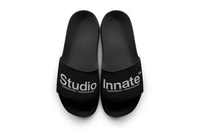 高质量拖鞋沙滩鞋图案LOGO设计贴图展示样机模板 Sliders Mockup