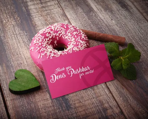 甜品行业名片模型PSD贴图模板Donut Business Card PSD Mockup