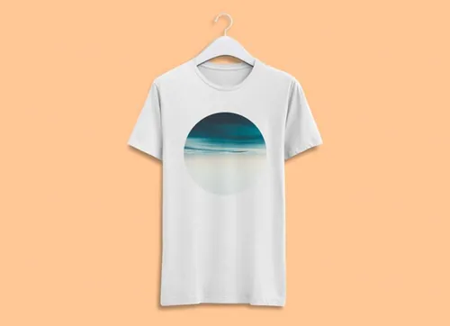 逼真的T恤图案设计贴图模版 Realistic T-Shirt PSD Mockup