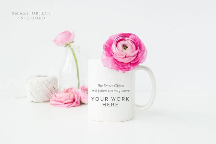 时尚马克杯样机 Styled mug mock up