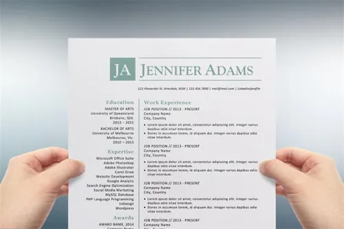 蓝色首字母Word简历模板 Blue initials Word resume template