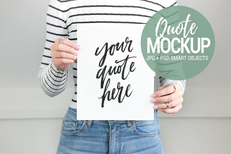 手持打印物打印稿样机模板 Woman holding print mockup