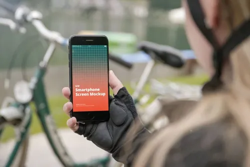 手持手机骑行自行车旅游移动APP提案样机UI界面素材 Phone Mockup SE Bike Tour Scenes