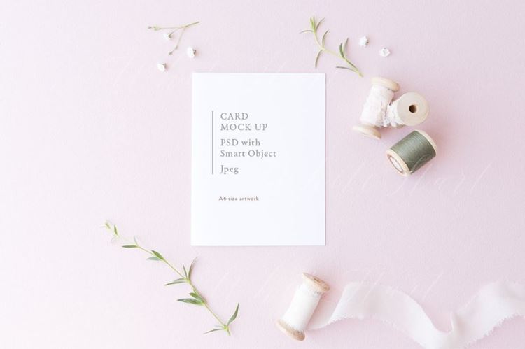 A6规格卡片展示样机 A6-card-mock-up-pink-background