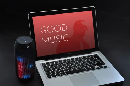 音乐主题音箱笔记本电脑显示设备贴图PSD样机模型Good Music Inc 05