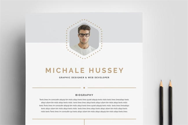 干净的简历模板 Clean Resume Booklet 8 Pages