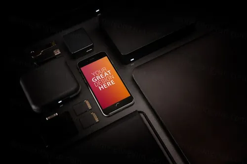 iPhone手机场景PSD贴图模板iPhone Mockup Free PSD