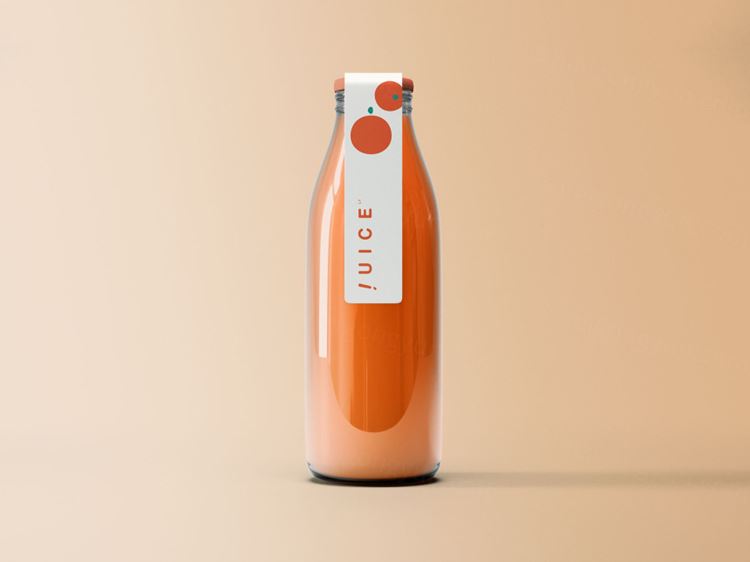 带有金属盖的果汁饮料玻璃瓶包装设计展示样机模板 Labeled Juice Bottle Mockup