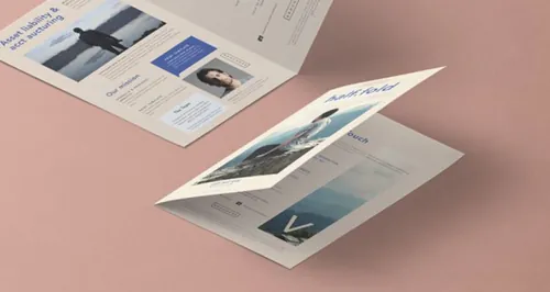 透视半折叠小册子模型PSD贴图模板Half Fold Psd 8-5x11 Inch Mockup