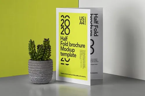 经典Psd对折小册子样机 Classic Psd Half Fold Brochure Mockup