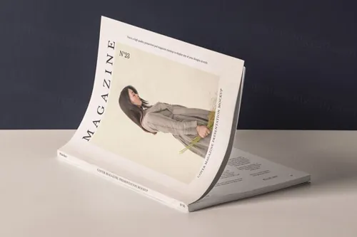 一个精美的封面psd杂志样机 Cover Magazine Mockup Presentation