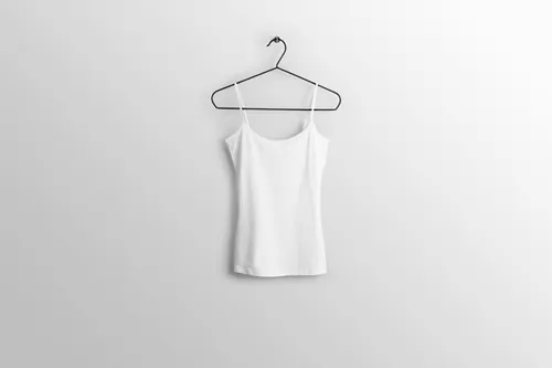 女士吊带背心T恤打底衫服装设计样机提案PSD模板 Mockup of different clothing