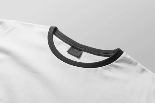 T恤标签衣服领标品牌标设计展示样机提案PSD模板 T-shirt label mock-up