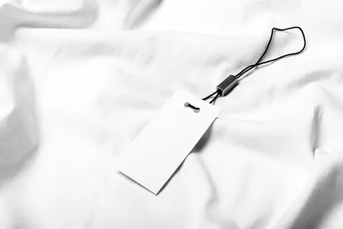 T恤标签衣服吊牌设计展示样机提案PSD模板 T-shirt label mock-up