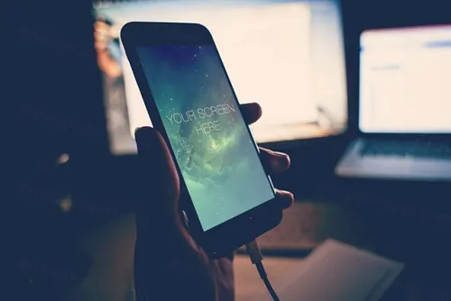 手拿iPhone6模型PSD贴图模板Iphone 6 photorealistic mockups