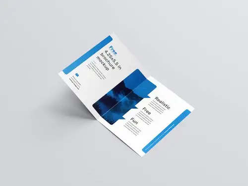 双折页宣传小册子传单设计提案样机PSD模板 Bifold Brochure Mockup