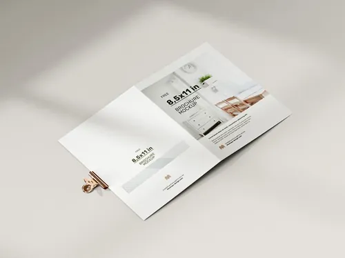 宣传小册子折页传单设计提案样机模板 Folded 8.5 x 11 in brochure mockup