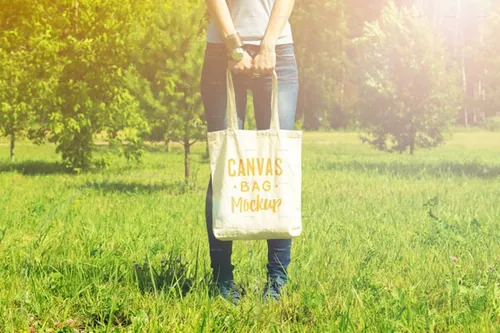高质量户外场景手提袋模型PSD贴图模板Canvas Bag Mockup