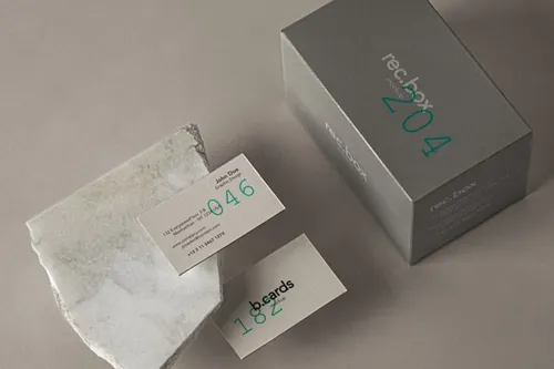 一组名片和矩形包装盒样机 Branding Psd Product Box Mockup