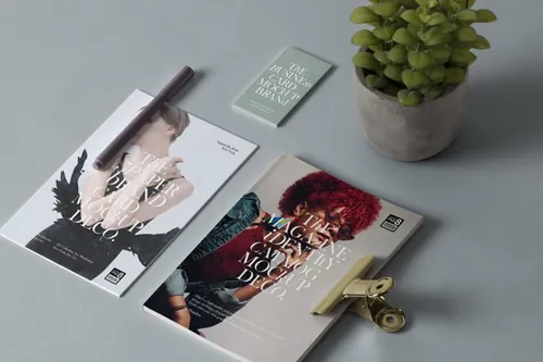 逼真时尚杂志样机模板 Branding Psd Magazine Mockup