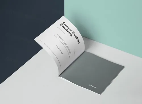 透视书籍模型PSD贴图模板Square Psd Brochure Mockup