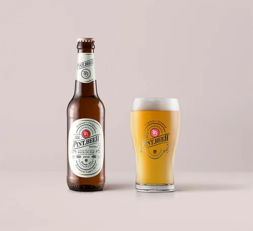 琥珀色Psd啤酒瓶样机 Amber Psd Beer Bottle Mockup