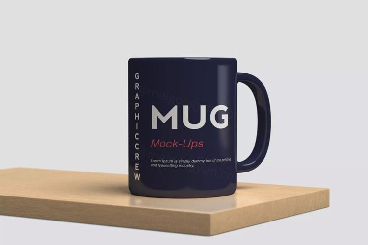 木桌场景近景视角马克杯样机模板 Close up mug mockup on the wood