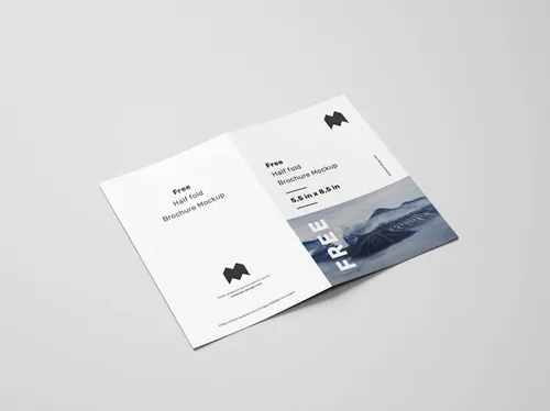 美式折页宣传单设计提案样机PSD模板 US half fold brochure mockup