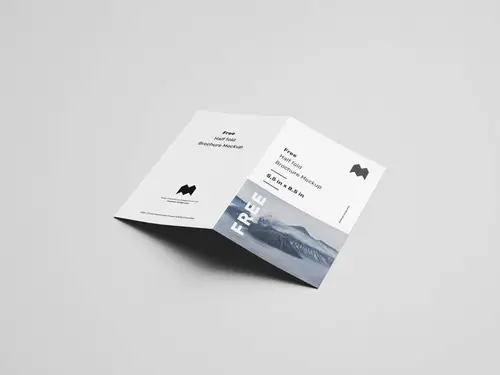 美式折页宣传单设计提案样机PSD模板 US half fold brochure mock
