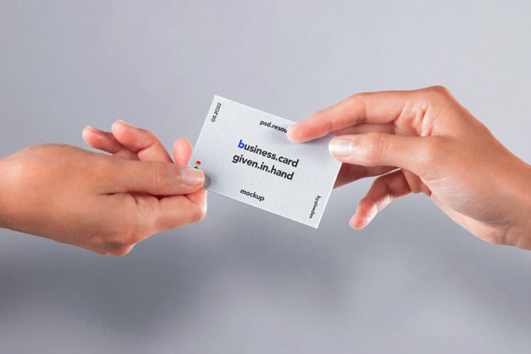 递送交换名片品牌设计提案场景展示样机模板 Hand Givi