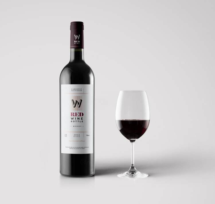 清晰细致的psd葡萄酒瓶样机 Psd Red Wine Bottle Mockup