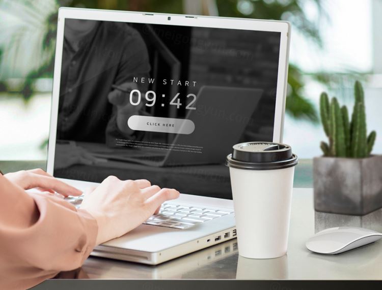 银色电脑办公场景贴图屏幕展示样机