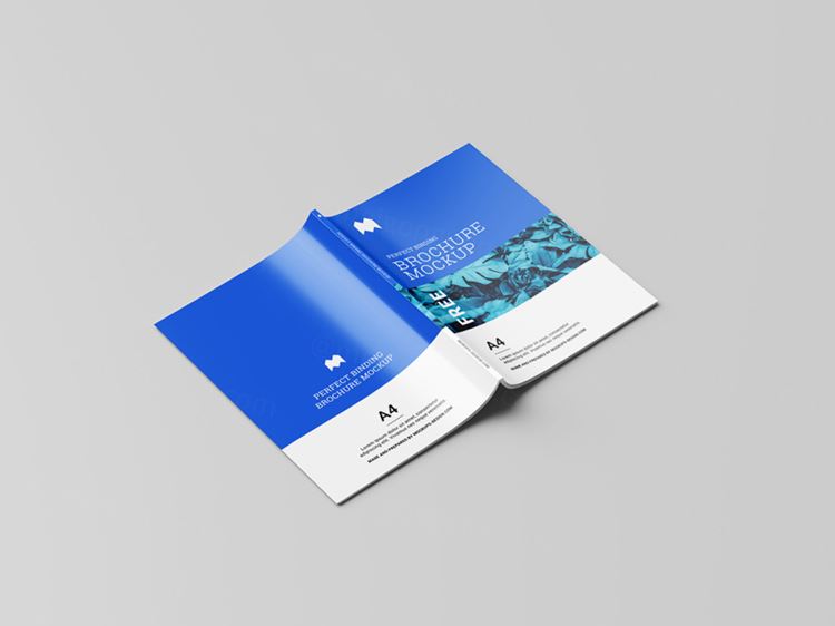 装订光面纸画册小册子设计展示样机PSD模板 Perfect binding brochure mockup