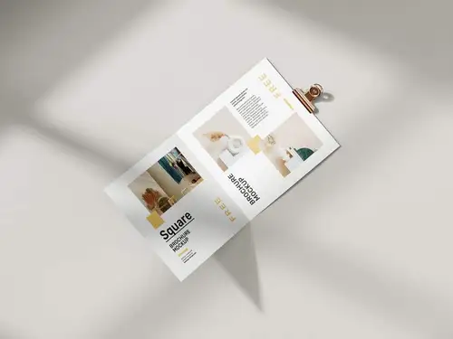 折叠方形小册子宣传册设计提案样机PSD模板 Folded Square Brochure