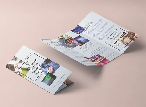 经典三折页广告宣传单俯视图样机 Tri Fold Psd 8-5x11 Inch Mockup