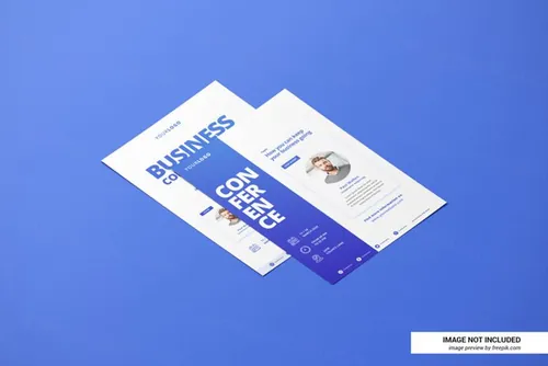 创意简历传单海报设计展示样机PSD模板 Creative resume or flyer mockup