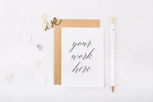 时尚的卡片设计展示样机 Styled card mock up – hearts