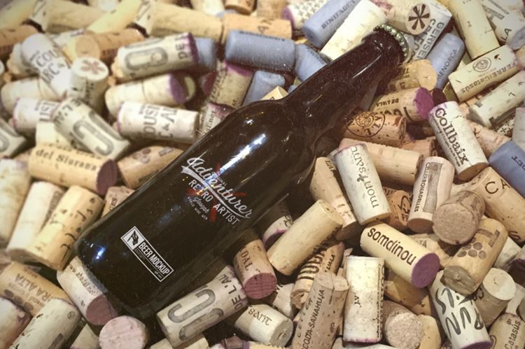 啤酒瓶模型PSD贴图模板Craft beer cover and bottle mockup