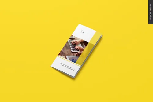 高品质传单折页设计提案样机PSD模板 Bifold flyer brochure mockup