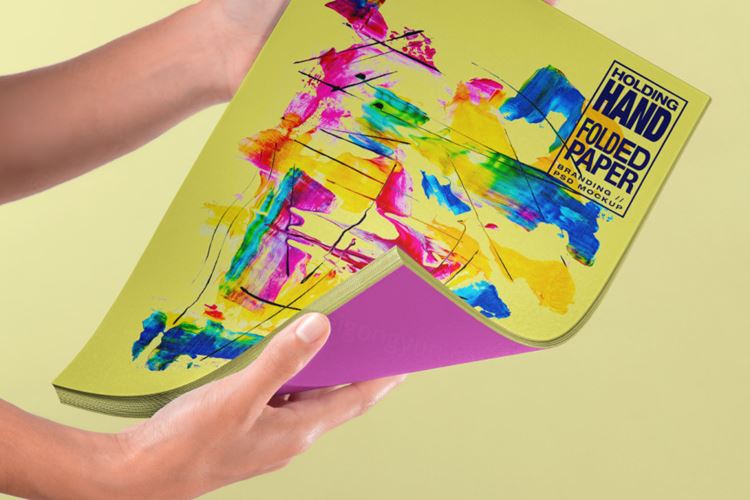 手持一叠A4打印纸设计贴图样机模板 Hand Holding Brand Psd Paper Mockup