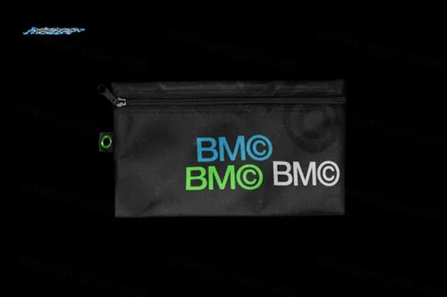 潮流铅笔无纺布文具袋设计贴图样机 Blkmarket – Zipped Bag
