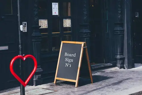 店铺门口小黑板模型PSD贴图模板Hip Sign Mockups #004 样机模版