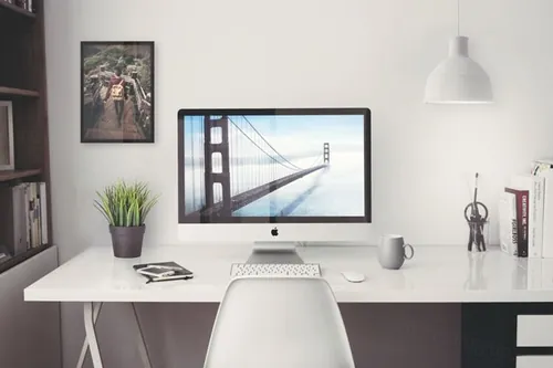创意办公室场景电脑模型贴图Free iMac 5k Retina 27-Inch Home Office Mockup