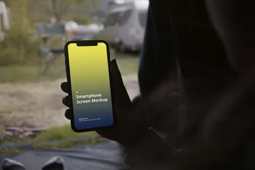 户外旅游露营真实场景移动APP项目设计提案PSD样机模板 Phone Mockup Camping Scenes