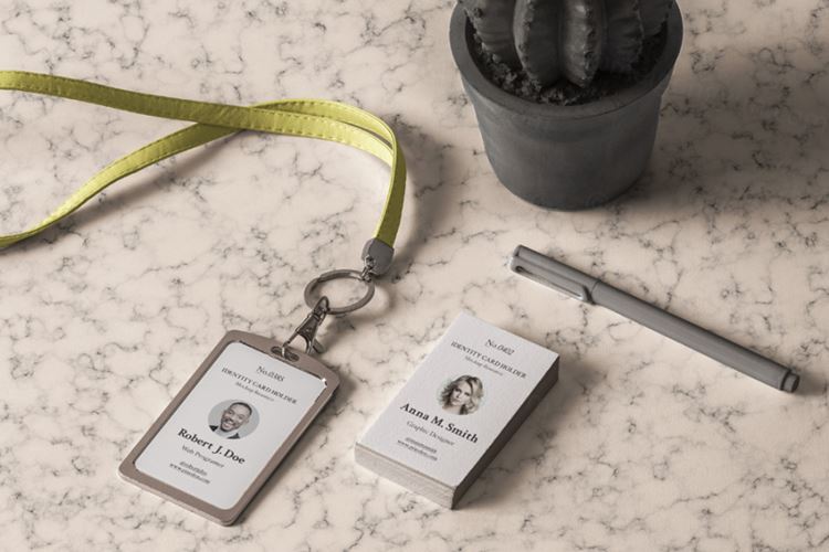 带有挂绳的工作牌样机 Stationery Psd ID Card Holder Mockup