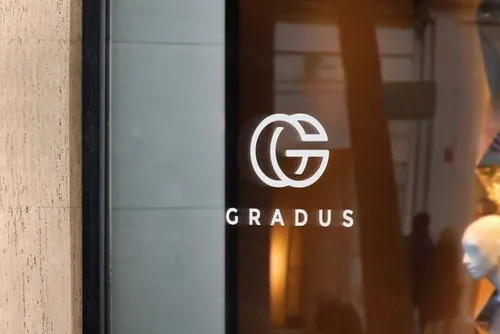商店橱窗玻璃防撞提示LOGO店名设计提案样机模板 Logo