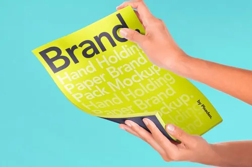 手持传单单页宣传单设计展示样机模板 Hand Holding Psd Branding Paper Pile Mockup