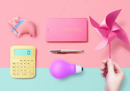 2019年最新粉红色品牌VI场景海报设计元素【小猪、计算器、钢笔、灯泡、风车】