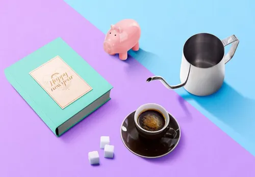 2019年最新粉红色品牌VI场景海报设计元素【咖啡杯、小猪、笔记本】