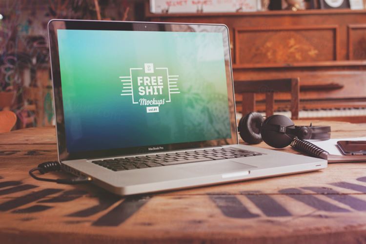 iPhone产品模型PSD贴图模板iPhone and Macbook Hi-Res Mockups